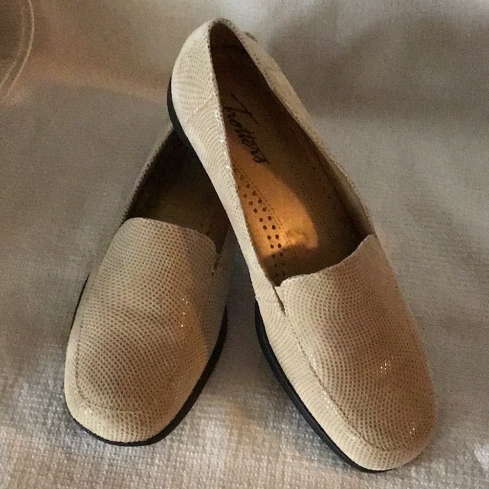 Trotters loafers